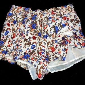 American Eagle Floral Elastic Shorts